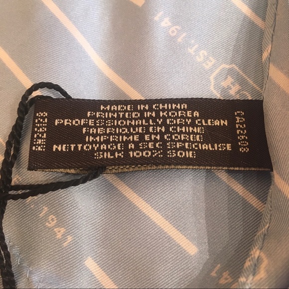 🌲COACH SILK SCARF WITH TAGS🌲 - Picture 4 of 6
